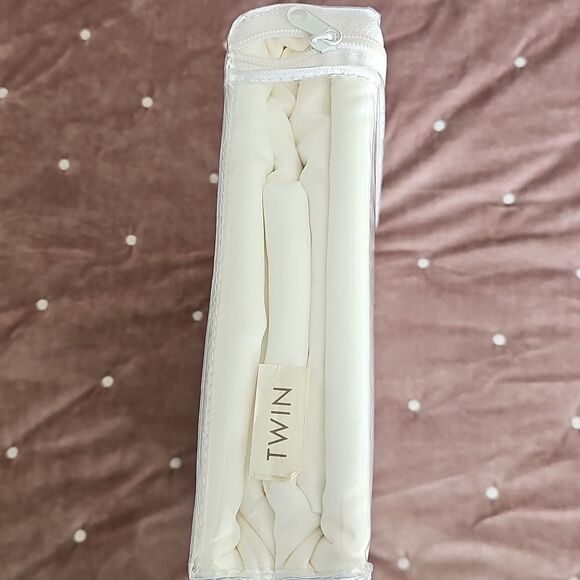 NWT Damask Stripe By Charter Club Comforter Cover, White, Size Twin - Picture 4 of 4